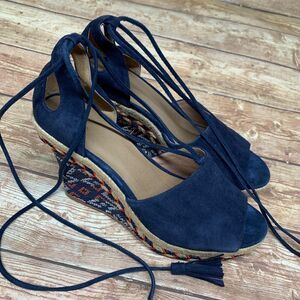Cabi Womens Isla Espadrille Wedge Heels Size 6.5 US Navy Blue Print Ankle Tie